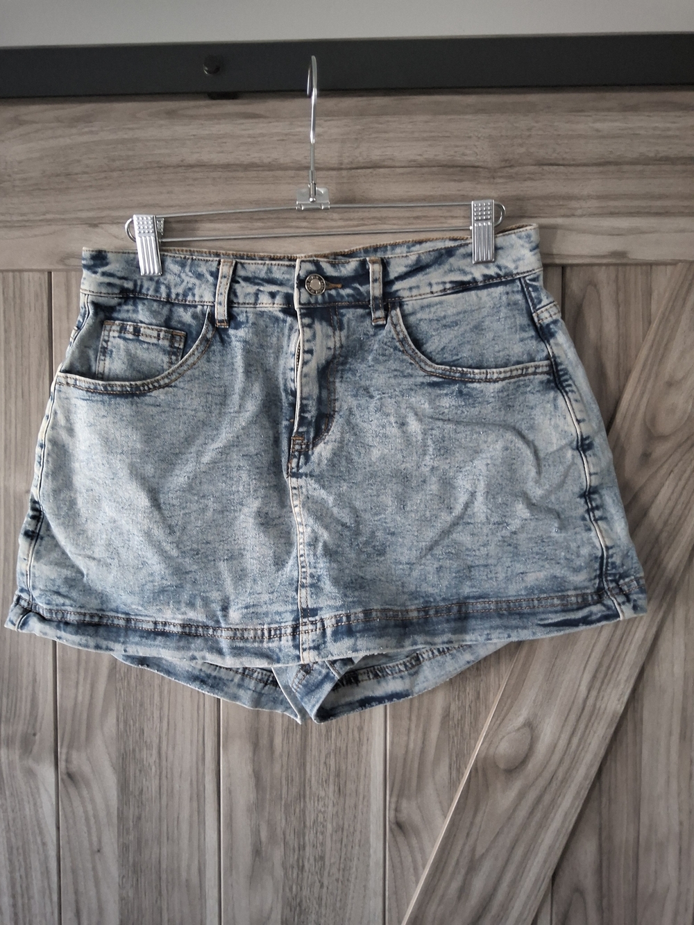 Light Wash Women's Denim Skirt Shorts - Casual High-Rise